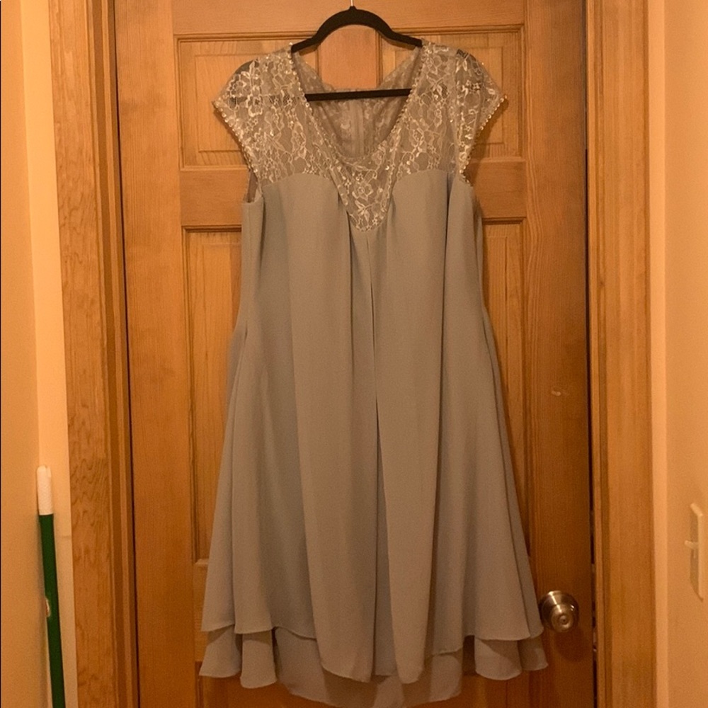 Beautiful silver/grey mid length